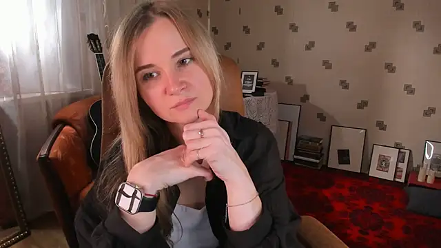 Snapshot of MiaSparkes chatting on June 2026 11:24:02 AM MiaSparkes online show from June 2026 11:24:02 AM