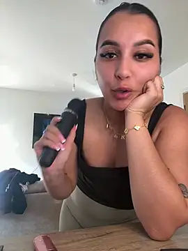 Snapshot of Miavelvetxoxo chatting on June 2026 05:33:02 PM Miavelvetxoxo online show from June 2026 05:33:02 PM