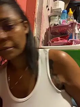 Malonna69 online show from April 2026 12:37:02 AM