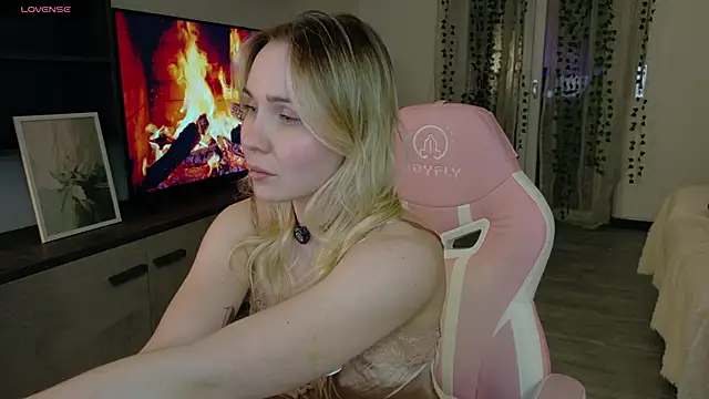 Snapshot of xxYourHoney chatting on April 2026 01:41:02 AM xxYourHoney online show from April 2026 01:41:02 AM