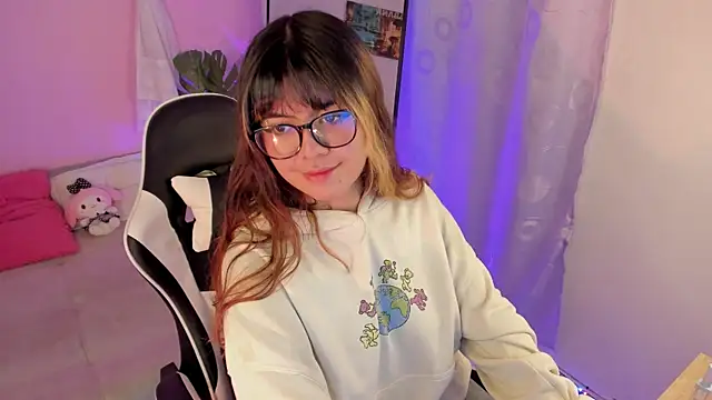 honey m00n online show from April 2026 06:46:02 PM