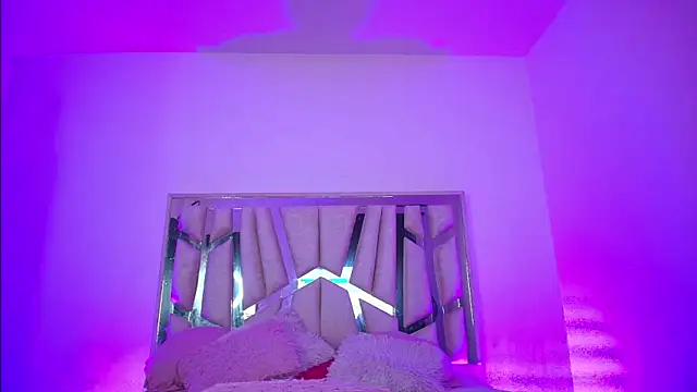 Snapshot of Melinna999 chatting on April 2026 06:09:01 PM Melinna999 online show from April 2026 06:09:01 PM