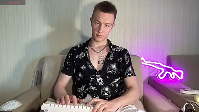 Travis Gracile online show from June 2026 09:07:02 AM