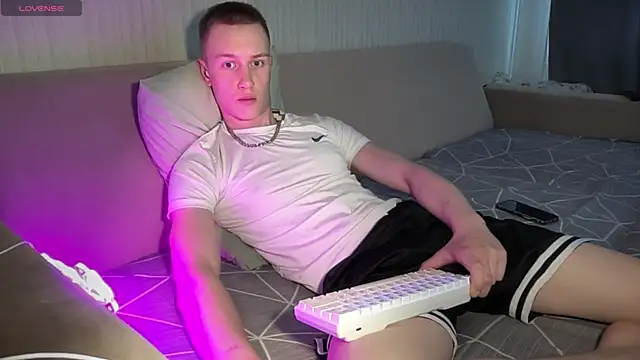 Travis Gracile online show from July 2026 07:26:01 AM