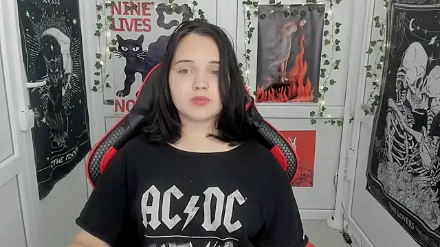 Snapshot of Caroline_cutte chatting on July 2026 06:44:02 AM Caroline cutte online show from July 2026 06:44:02 AM