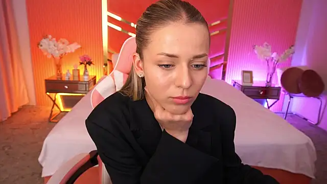 Snapshot of DoveLovee chatting on May 2026 12:55:02 PM DoveLovee online show from May 2026 12:55:02 PM