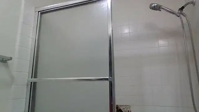 Snapshot of ganggang2123 chatting on April 2026 07:06:02 AM ganggang2123 online show from April 2026 07:06:02 AM