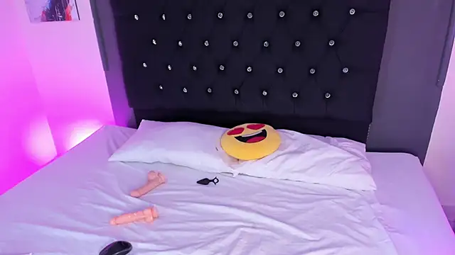 Snapshot of azukakurokami chatting on April 2026 12:04:01 PM azukakurokami online show from April 2026 12:04:01 PM