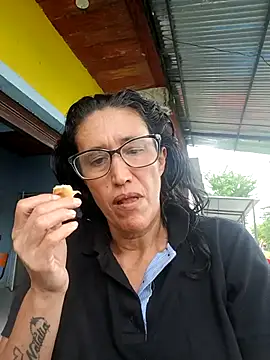 DulceM0609 online show from April 2026 05:25:01 PM