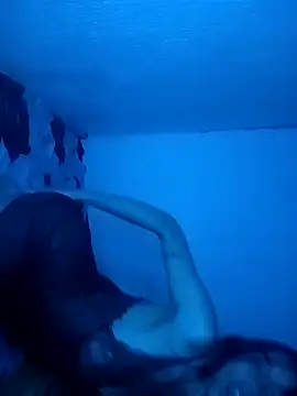 Snapshot of Arrebata2 chatting on April 2026 05:45:02 AM Arrebata2 online show from April 2026 05:45:02 AM