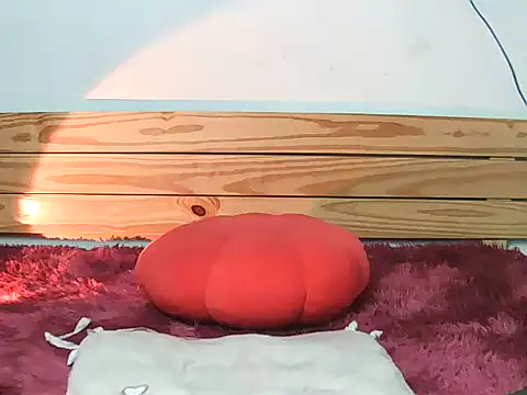 Selena-2K online show from April 2026 10:27:02 AM