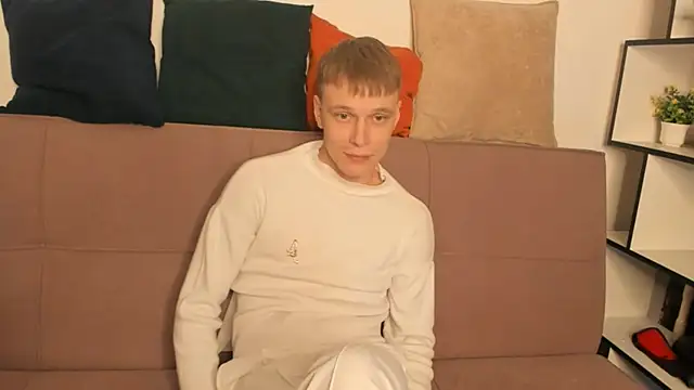 TwinkWhite online show from April 2026 09:09:02 PM