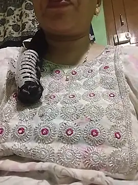 Snapshot of Monika_telugu_queen chatting on June 2026 09:27:01 PM Monika telugu queen online show from June 2026 09:27:01 PM