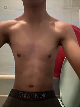 Snapshot of Dick7575_x chatting on April 2026 05:28:01 PM Dick7575 x online show from April 2026 05:28:01 PM