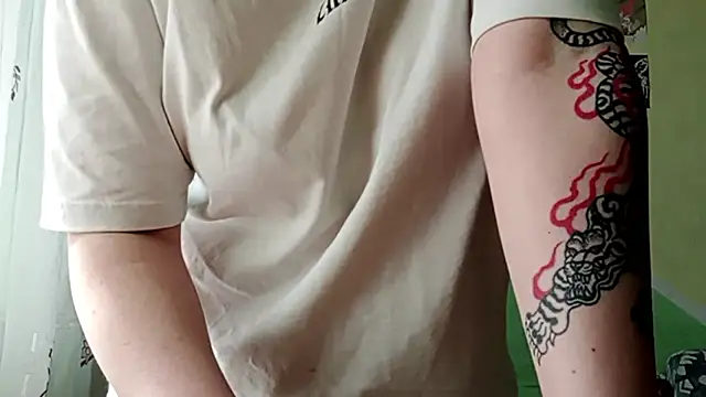 HalcyonHugX online show from April 2026 10:55:01 AM