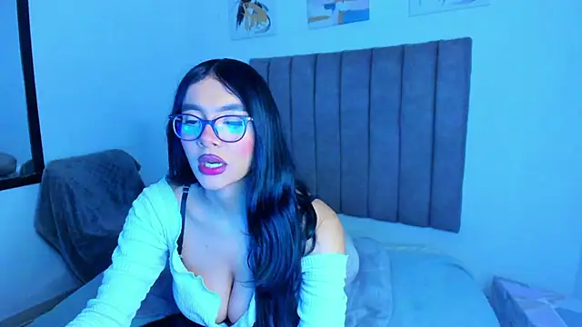 Snapshot of britanny_jones1 chatting on June 2026 12:08:02 PM britanny jones1 online show from June 2026 12:08:02 PM