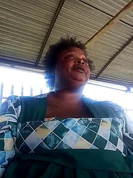 Snapshot of SweetBelly1 chatting on April 2026 11:47:01 AM SweetBelly1 online show from April 2026 11:47:01 AM