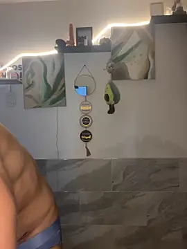 Emcapuchado Josee online show from April 2026 10:04:02 PM