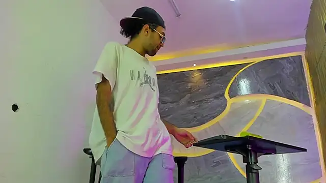 Snapshot of Josh_Hot_Sex chatting on April 2026 11:16:01 AM Josh Hot Sex online show from April 2026 11:16:01 AM