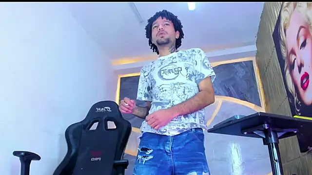 Snapshot of Josh_Hot_Sex chatting on April 2026 11:55:02 AM Josh Hot Sex online show from April 2026 11:55:02 AM