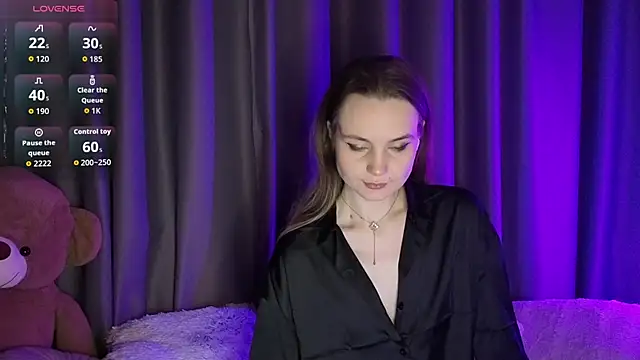 Lovelisse online show from April 2026 06:16:02 PM