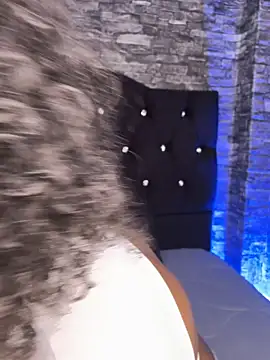 Morena-fire online show from April 2026 07:09:02 PM