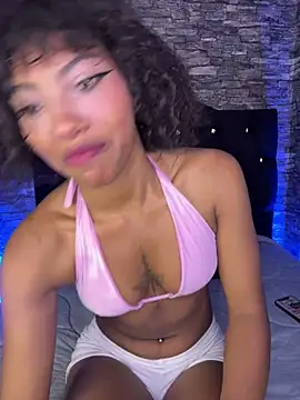 Morena-fire online show from April 2026 07:17:02 PM