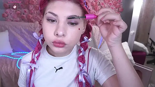 Snapshot of PinkyTrix chatting on April 2026 05:54:02 AM PinkyTrix online show from April 2026 05:54:02 AM
