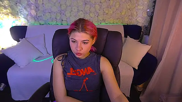 Snapshot of PinkyTrix chatting on May 2026 05:59:01 AM PinkyTrix online show from May 2026 05:59:01 AM