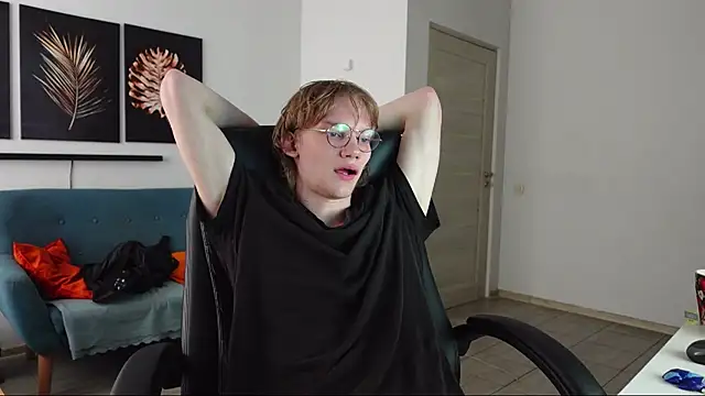 Snapshot of Dave_Redmond chatting on April 2026 02:07:02 PM Dave Redmond online show from April 2026 02:07:02 PM