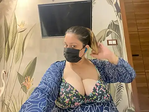 Snapshot of kavyasingh36 chatting on May 2026 11:12:03 PM kavyasingh36 online show from May 2026 11:12:03 PM