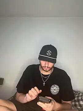 Snapshot of tallhungcloudzz chatting on April 2026 02:05:01 AM tallhungcloudzz online show from April 2026 02:05:01 AM