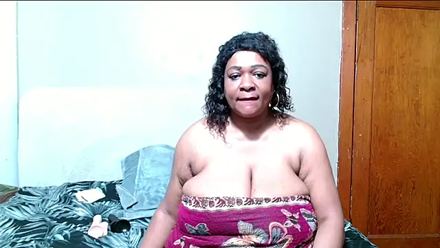 BUSTYQUEEN56  online show from July 2026 11:05:02 AM