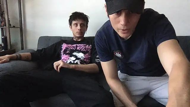 Chrixtopherobin online show from April 2026 07:20:01 PM