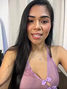 Snapshot of MauraGrayy chatting on May 2026 11:45:02 PM MauraGrayy online show from May 2026 11:45:02 PM
