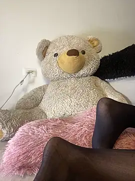 NohaBeyloun  online show from April 2026 11:59:01 AM