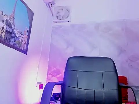 suriFoster online show from April 2026 01:38:02 PM