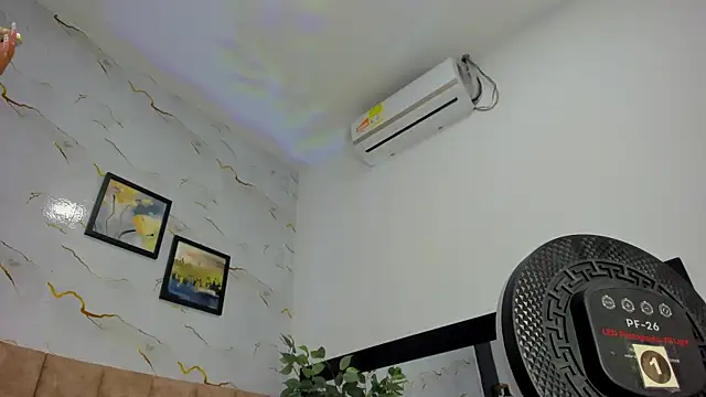 Snapshot of Candicewayne chatting on June 2026 10:46:01 AM Candicewayne online show from June 2026 10:46:01 AM