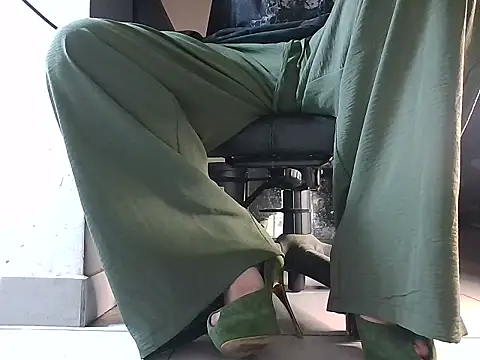 Snapshot of jelesaime chatting on April 2026 08:01:02 PM jelesaime online show from April 2026 08:01:02 PM