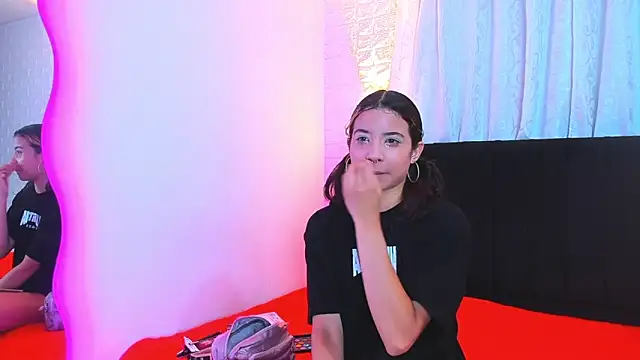 tefi smit online show from April 2026 06:01:01 PM