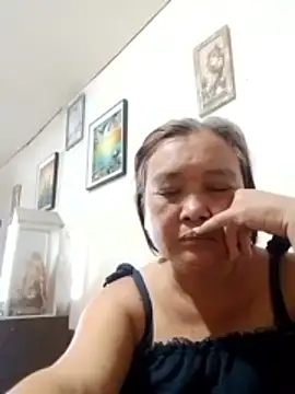 Snapshot of jeanyummytits chatting on April 2026 10:38:01 PM jeanyummytits online show from April 2026 10:38:01 PM