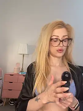 darkglitter26 online show from July 2026 10:40:02 AM