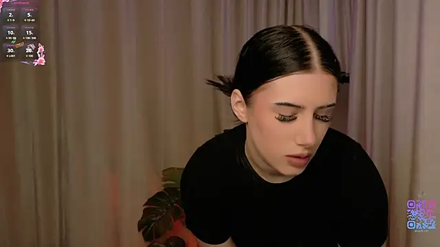 Snapshot of HazelHayesss chatting on May 2026 03:11:01 PM HazelHayesss online show from May 2026 03:11:01 PM