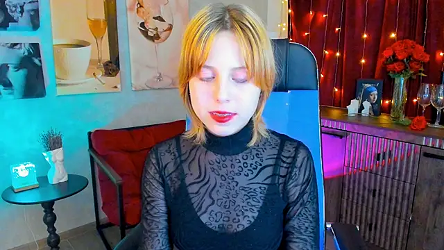 VivienneHebert online show from April 2026 09:57:02 AM
