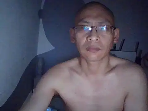 Snapshot of benly118 chatting on April 2026 01:18:01 PM benly118 online show from April 2026 01:18:01 PM