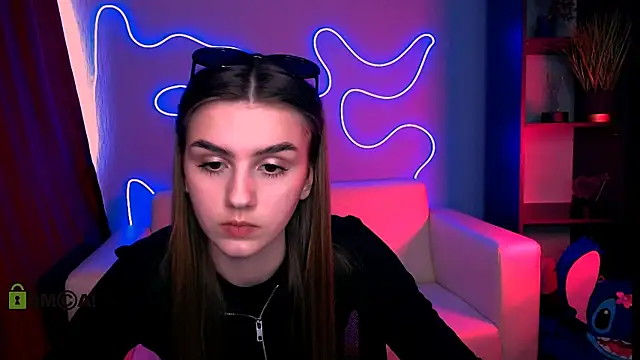 Snapshot of emma_hazell chatting on April 2026 02:04:01 PM emma hazell online show from April 2026 02:04:01 PM