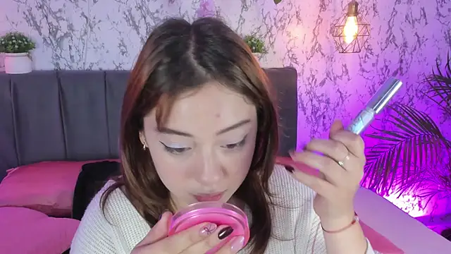 Snapshot of Sakura_lux chatting on April 2026 12:45:02 PM Sakura lux online show from April 2026 12:45:02 PM