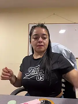 Selene  Ferrer online show from April 2026 01:29:02 PM