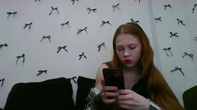 Snapshot of WhispersOfNight chatting on April 2026 07:15:01 PM WhispersOfNight online show from April 2026 07:15:01 PM