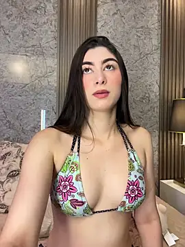 Snapshot of evelyn_hills chatting on June 2026 03:02:01 PM evelyn hills online show from June 2026 03:02:01 PM